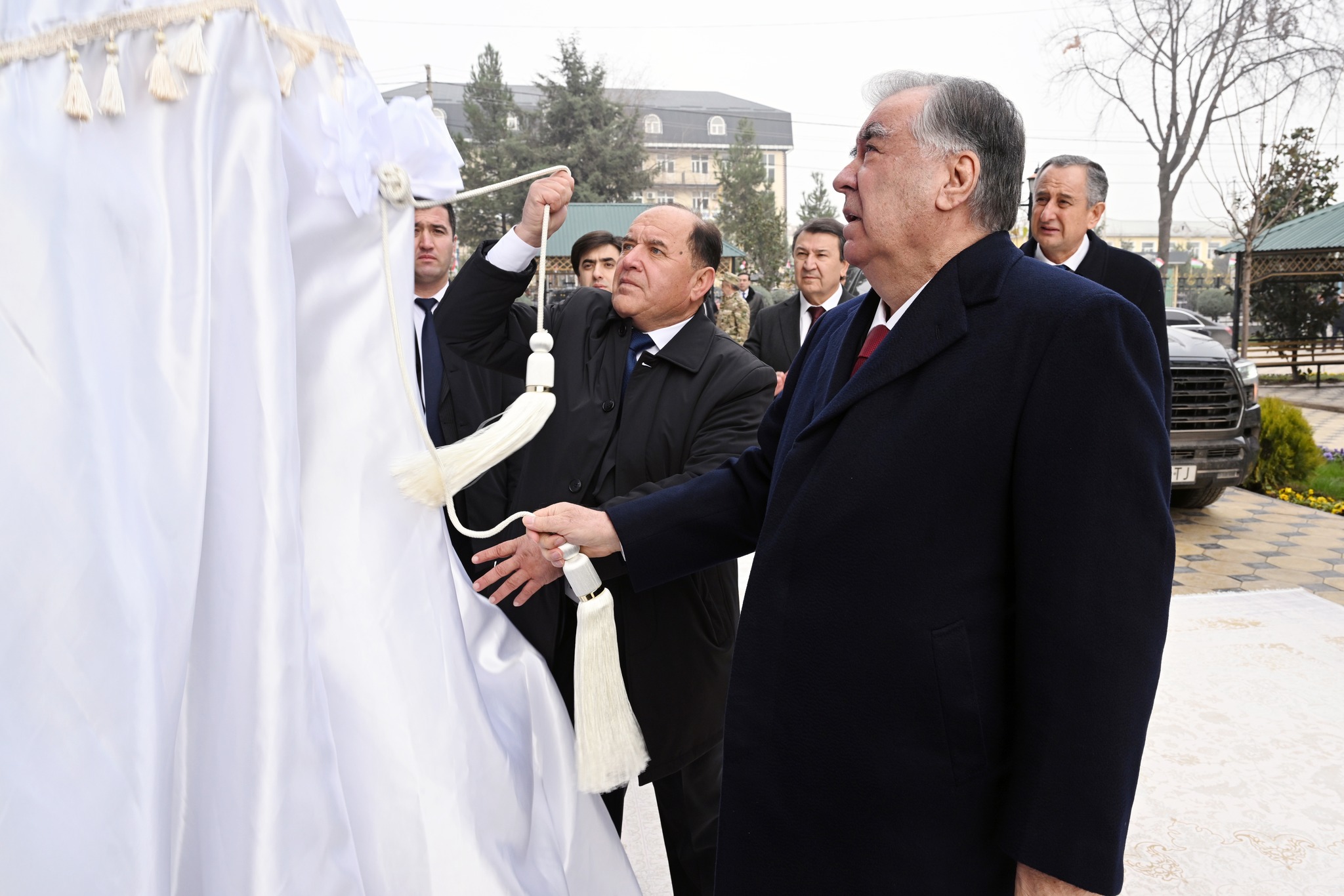 Ба истифода додани бинои иловагии таълимии Коллеҷи тиббии инноватсионӣ ва ба таври фосилавӣ ифтитоҳ намудани бинои иловагии таълимӣ ва хобгоҳи Коллеҷи тиббии хусусии Даво дар шаҳри Бохтар