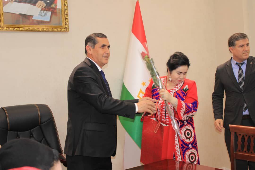 ТАҶЛИЛИ «РӮЗИ МОДАР» ДАР АГЕНТИИ ХИЗМАТИ ДАВЛАТИИ НАЗДИ ПРЕЗИДЕНТИ ҶУМҲУРИИ ТОҶИКИСТОН